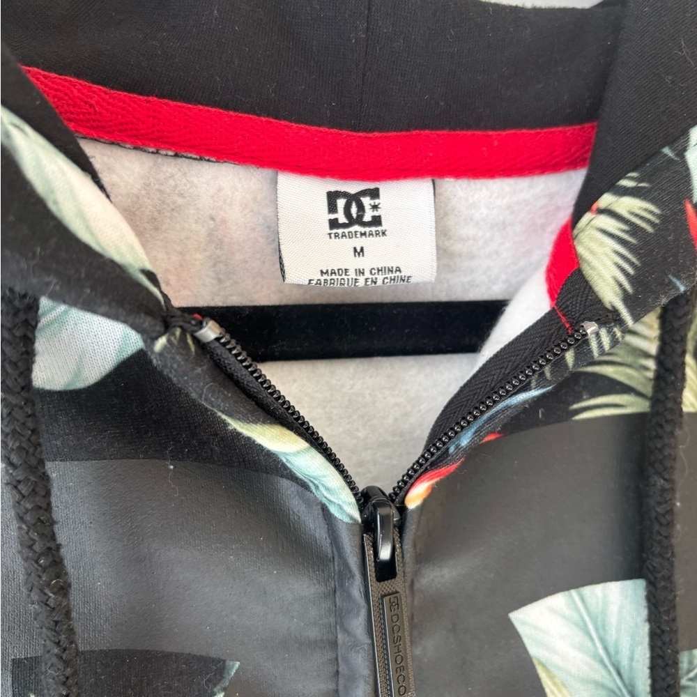 Vintage DC Shoes Hoodie MENS Size Medium Floral Hoodie Skateboard Logo Zip Up - Picture 4 of 5